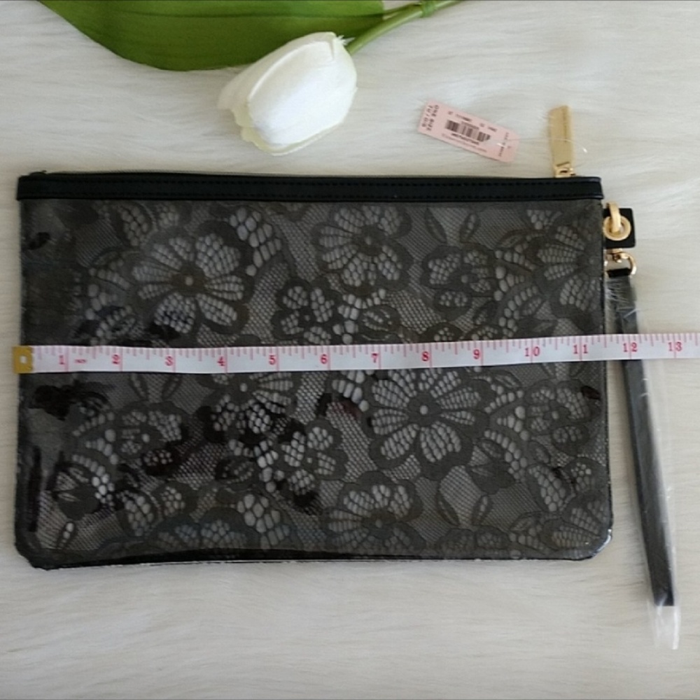 BEAUTIFUL VICTORIA'S SECRET POUCH.nwt - Picture 4 of 5